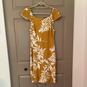 Old Navy Mustard and White Leaf Print Midi Dress